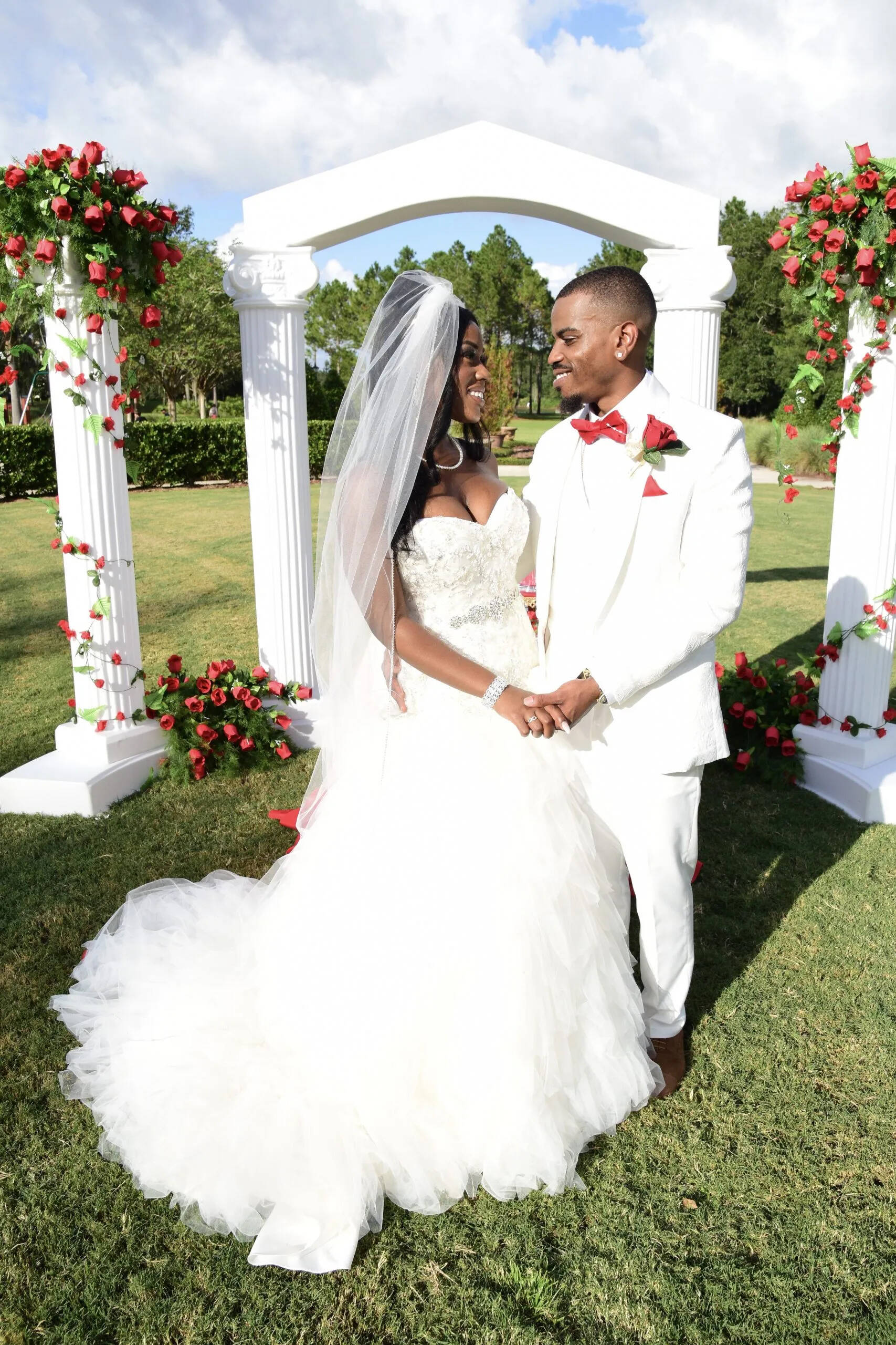 Bride and groom at Oakleaf Village Amenity Center Orange Park FL — Terrence Tyson